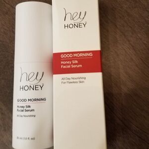 NIB Luxurious Serum & Makeup Primer